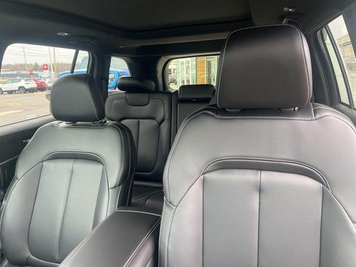 Diamond Black Crystal Pearlcoat 2026 Jeep Grand Cherokee Limited