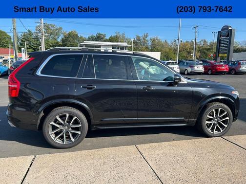 2016 Volvo XC90 T6 Momentum