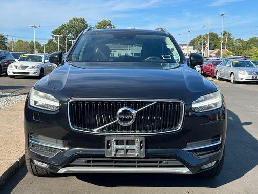 2016 Volvo XC90 T6 Momentum