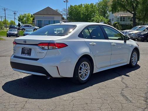 Blizzard Pearl 2020 Toyota Corolla Hybrid LE