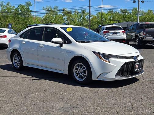 Blizzard Pearl 2020 Toyota Corolla Hybrid LE