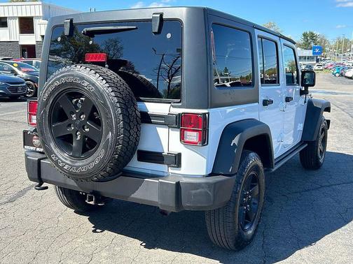 Bright White Clearcoat 2016 Jeep Wrangler Unlimited Sport
