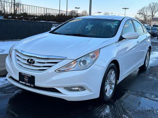 2013 Hyundai SONATA GLS