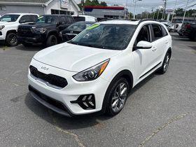 Snow White Pearl 2022 Kia Niro Touring SE
