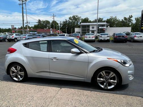2016 Hyundai Veloster Base