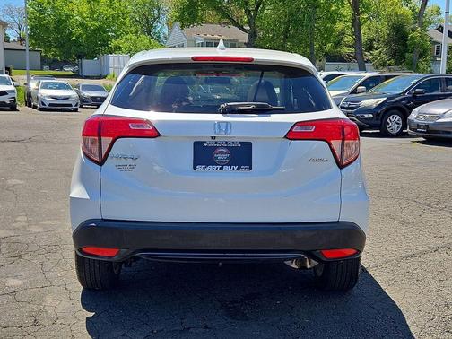 White 2016 Honda HR-V EX