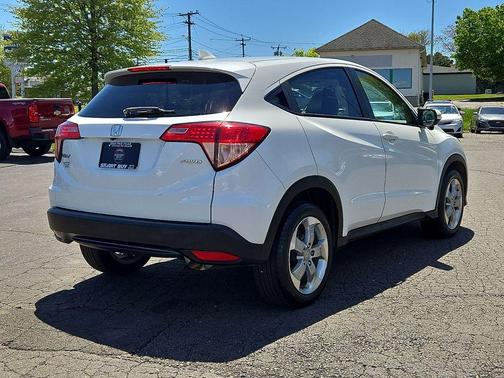 White 2016 Honda HR-V EX