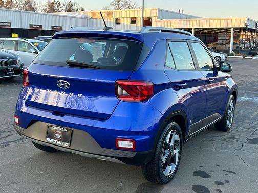 2023 Hyundai VENUE SEL