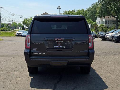 Iridium Metallic 2018 GMC Yukon XL SLT
