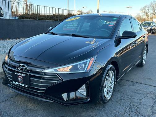 2019 Hyundai ELANTRA SE