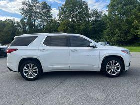 Iridescent Pearl Tricoat 2020 Chevrolet Traverse High Country