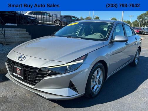 2022 Hyundai ELANTRA SE