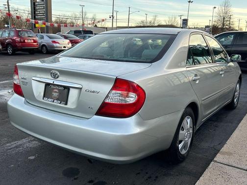 2004 Toyota Camry 