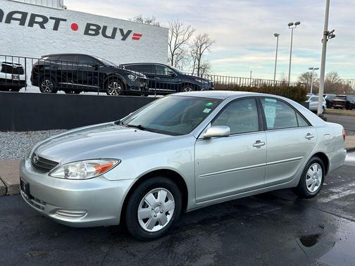 2004 Toyota Camry 