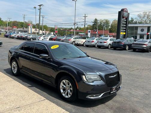 2015 Chrysler 300 Limited