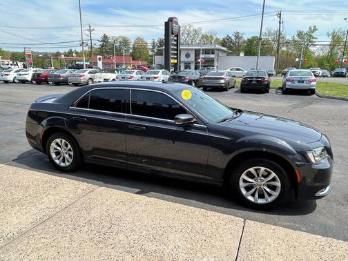 2015 Chrysler 300 Limited