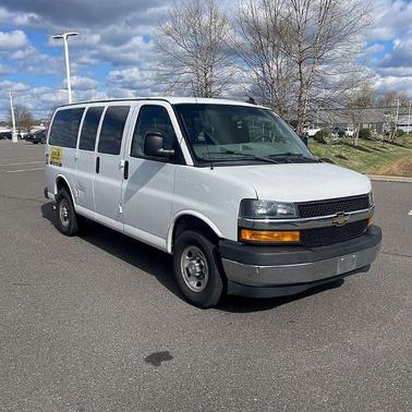 Summit White 2018 Chevrolet Express 3500 LT