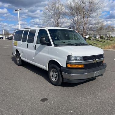 Summit White 2018 Chevrolet Express 3500 LT
