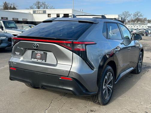 2024 Toyota bZ4X XLE