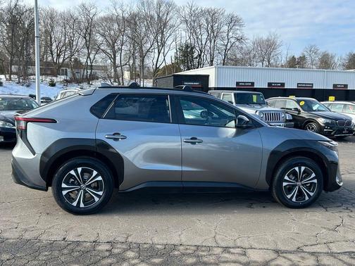 2024 Toyota bZ4X XLE
