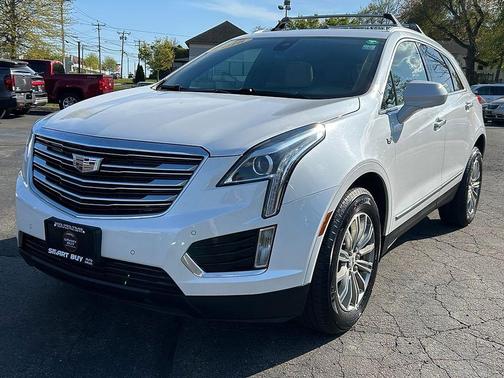Crystal White Tri-Coat 2018 Cadillac XT5 Luxury