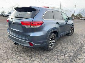 Blue 2018 Toyota Highlander LE