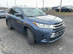 Blue 2018 Toyota Highlander LE