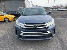 Blue 2018 Toyota Highlander LE