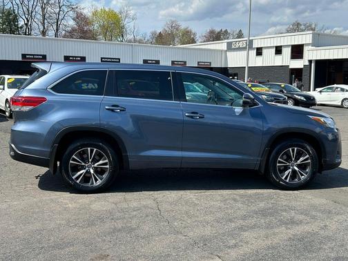 Shoreline Mist 2018 Toyota Highlander LE