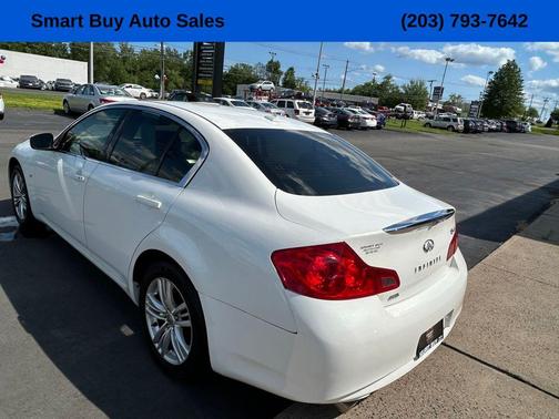 2015 INFINITI Q40 Base
