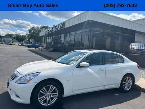 2015 INFINITI Q40 Base