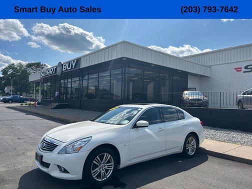 2015 INFINITI Q40 Base
