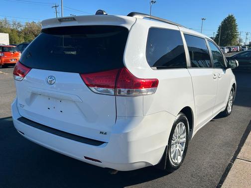 2014 Toyota Sienna XLE