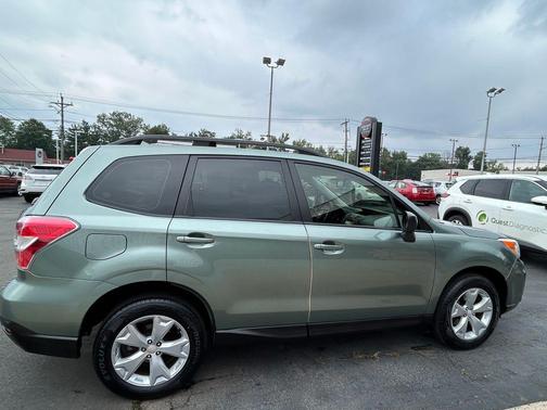 2016 Subaru Forester 2.5i