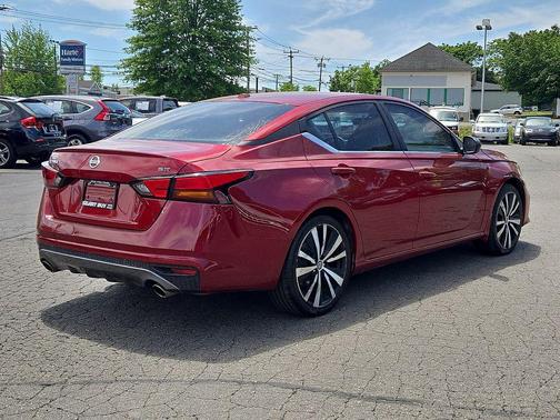 Sunset Drift Chromaflair 2019 Nissan Altima 2.5 SR