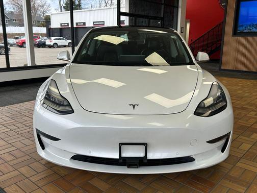 White 2019 Tesla Model 3 Long Range