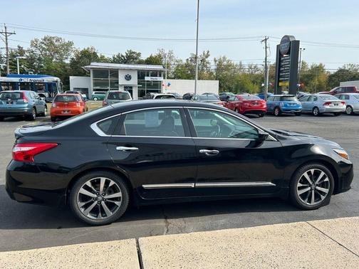 2016 Nissan Altima 2.5 SR