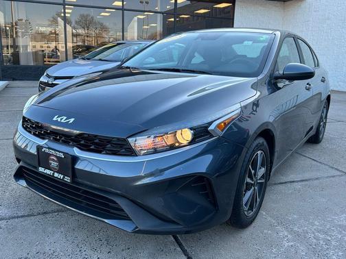 Gravity Gray 2023 Kia Forte LXS
