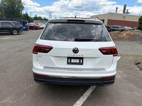 Opal White Pearl Effect 2023 Volkswagen Tiguan 2.0T SE