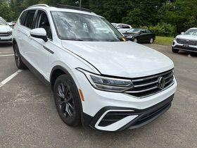 Opal White Pearl Effect 2023 Volkswagen Tiguan 2.0T SE
