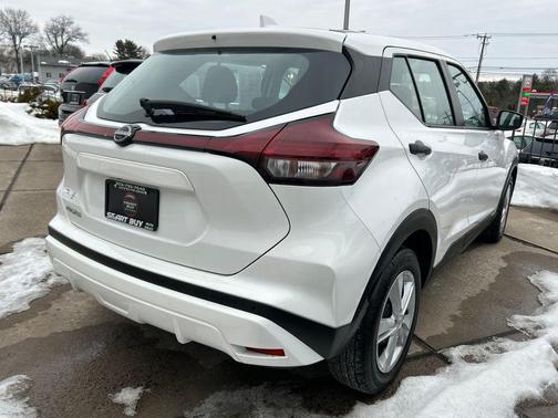 2023 Nissan Kicks S