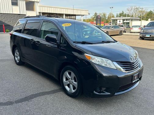 2011 Toyota Sienna LE