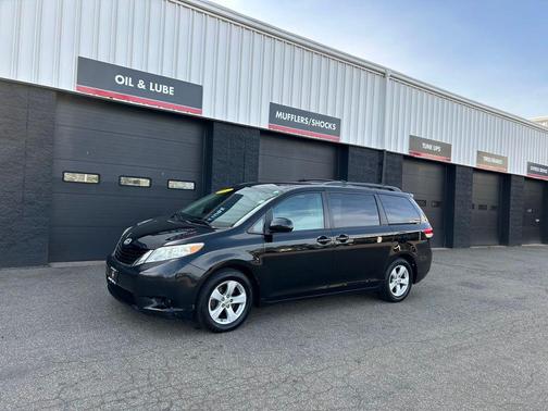 2011 Toyota Sienna LE