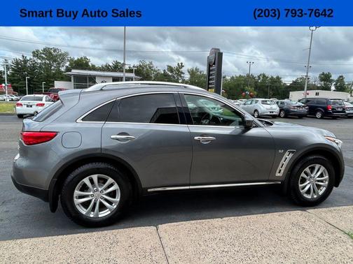 2016 INFINITI QX70 Base