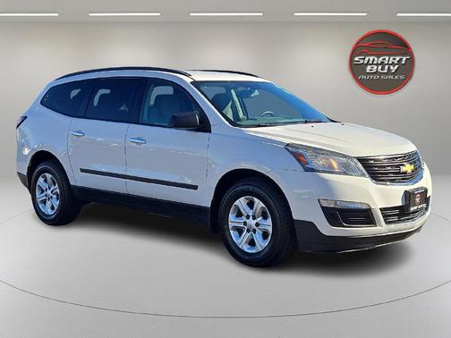 White 2015 Chevrolet Traverse LS