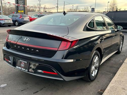 2023 Hyundai SONATA SE