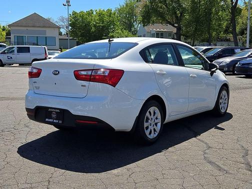 Clear White 2014 Kia Rio LX