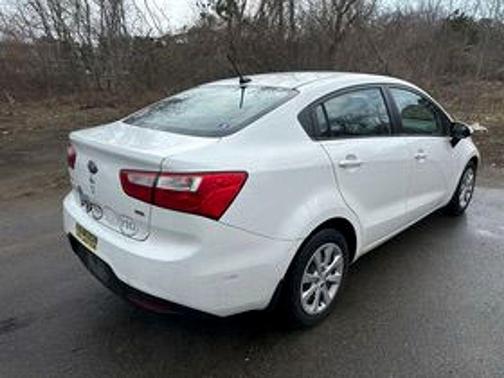 Clear White 2014 Kia Rio LX
