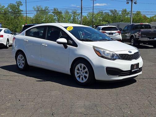 Clear White 2014 Kia Rio LX