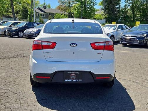 Clear White 2014 Kia Rio LX